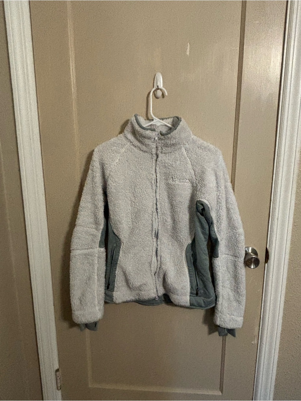 Columbia Women's Light Gray Teddy Fleece Jacket with Slate Accents